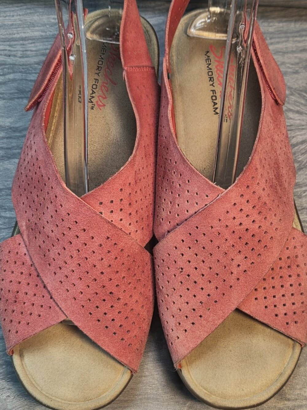 Skechers Petite Parallel Plot Salmon cross strap sling-back wedge sandals Sz 11W